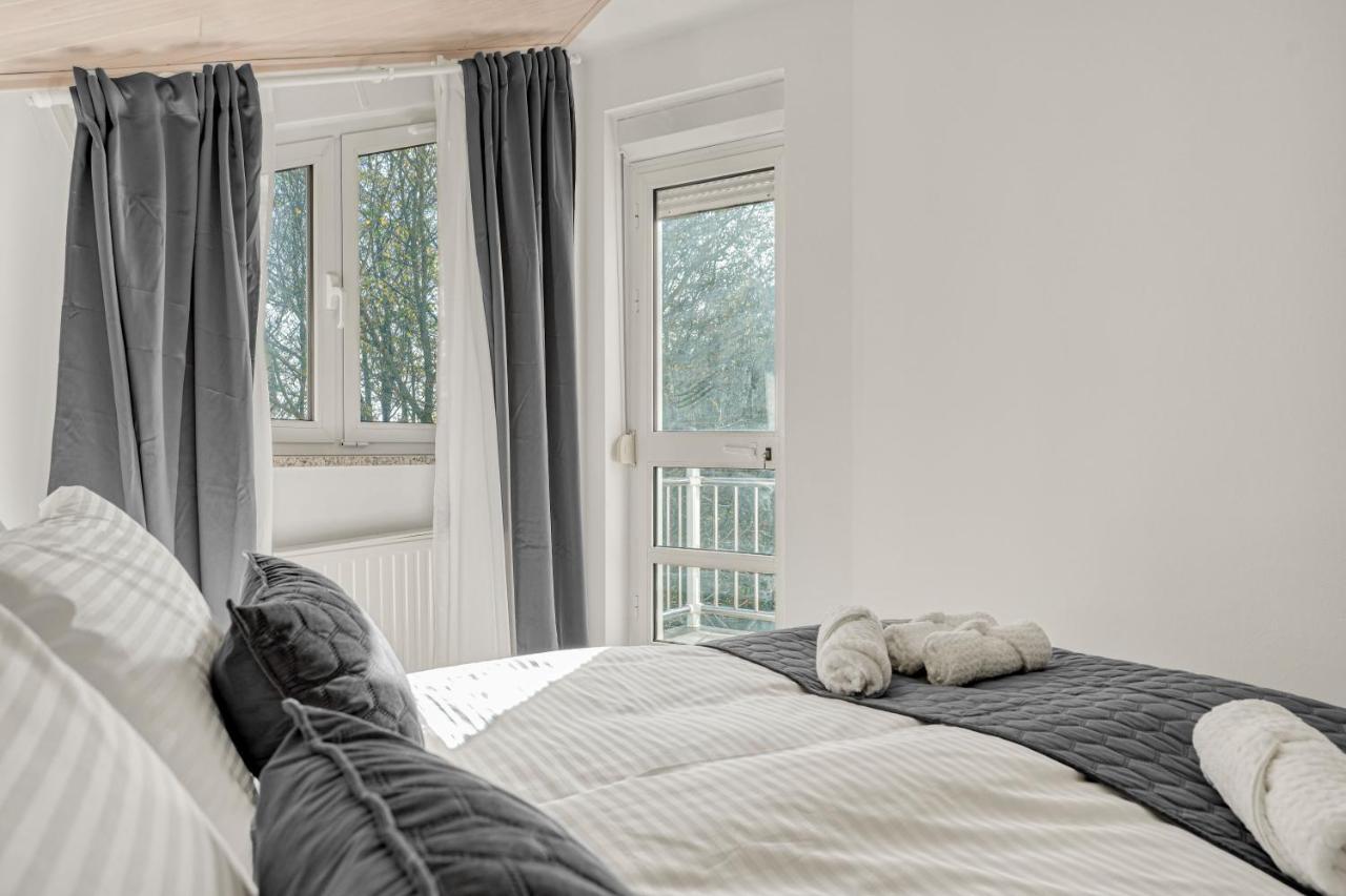 Astarea - Luxe Penthouse In Nature - Jacuzzi - Free Private Parking - Terrace & Balcony - Peace Zagreb Buitenkant foto