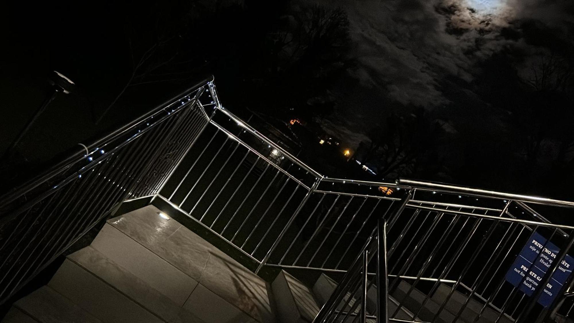 Astarea - Luxe Penthouse In Nature - Jacuzzi - Free Private Parking - Terrace & Balcony - Peace Zagreb Buitenkant foto